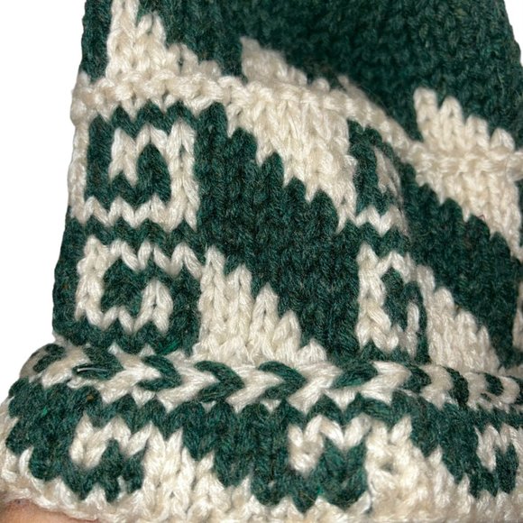 HAND KNIT Forest green Cream wool Pakistan Fair Isle thick knit hat HOLI… - Picture 4 of 7